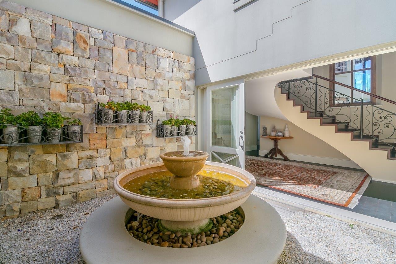 Cliffside Residence — photo 6